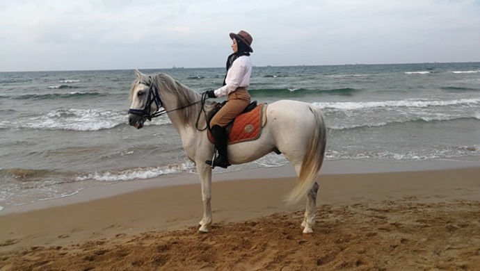 Dünyanın Dört Biryanından Gelen Turistler At Binmek İçin Soluğu At Çiftliğinde Alıyor