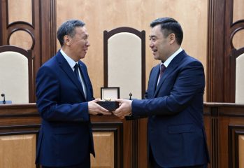 Президент Садыр Жапаров: Принятие в 1993 году Конституции стало важнейшим этапом формирования новой кыргызской государственности