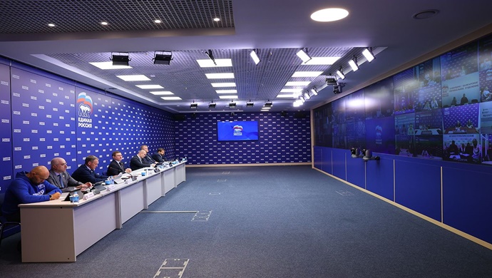 Работа со сторонниками, реализация партпроектов, подготовка к выборам: Владимир Якушев поставил задачи региональным отделениям «Единой России»