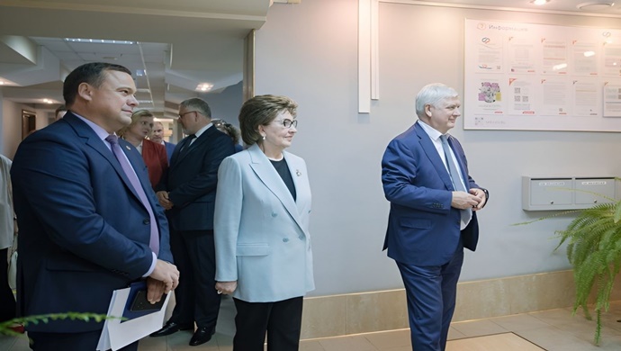 Birleşik Rusya, Voronej’de yaşlı vatandaşlar için iletişim merkezlerinin geliştirilmesine yardımcı olacak