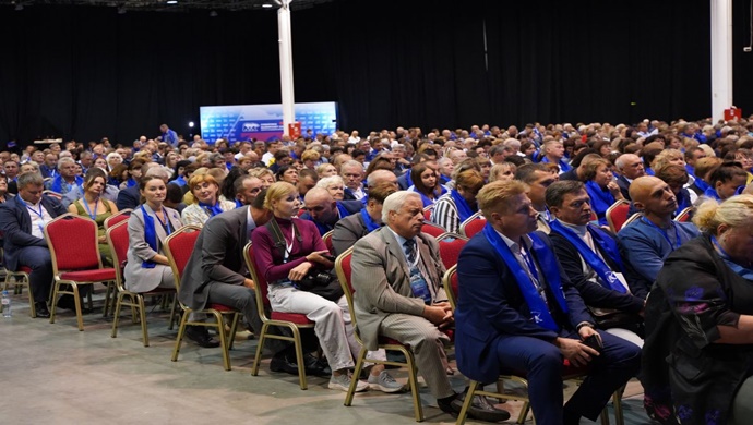 Birleşik Rusya, Novosibirsk’te belediye milletvekilleri forumu düzenledi