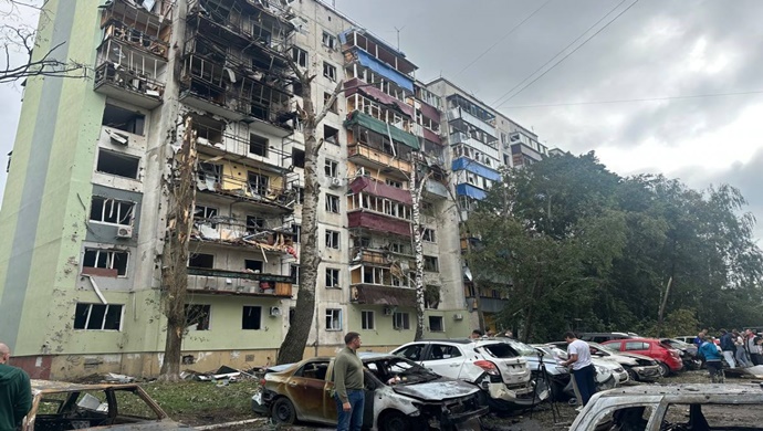 Волонтёры «Единой России» и МГЕР помогают пострадавшим от атаки дрона ВСУ жителям Курска