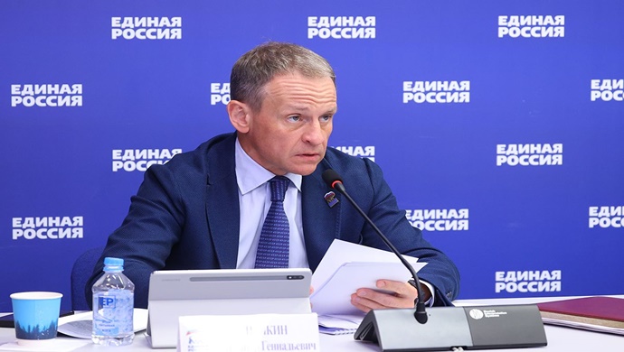 Владимир Васильев: «Единая Россия» распространит парламентский контроль за капремонтом сельских и муниципальных школ