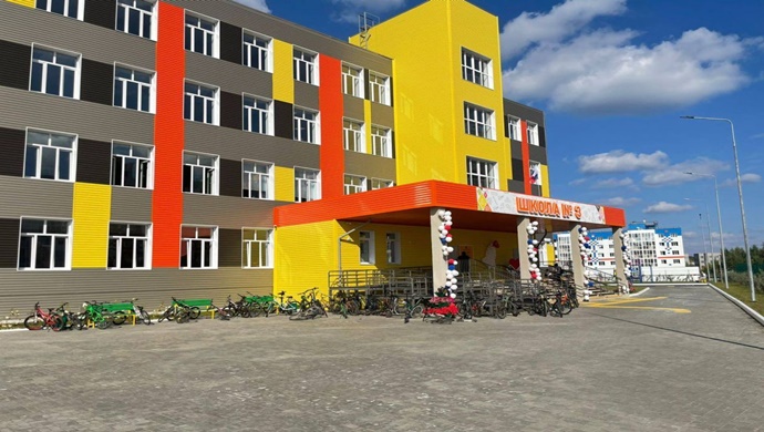 Hantı-Mansiysk Özerk Okrugu’ndaki Bely Yar’da Birleşik Rusya Halk Programı kapsamında modern bir eğitim merkezi inşa edildi