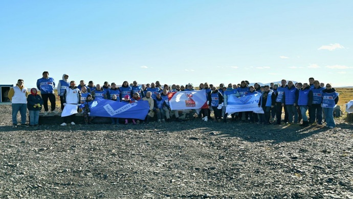 Активисты «Единой России» приняли участие в субботниках на Чукотке и в Рязани