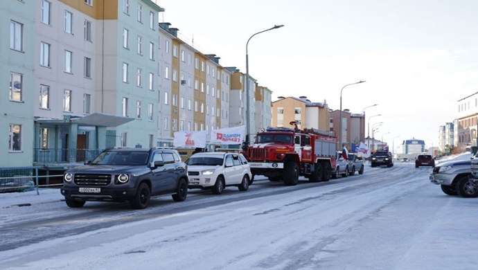 Araba mitingleri, yarışmalar, satranç turnuvaları: Birleşik Rusya, Ulusal Birlik Günü öncesinde temalı etkinlikler düzenledi.