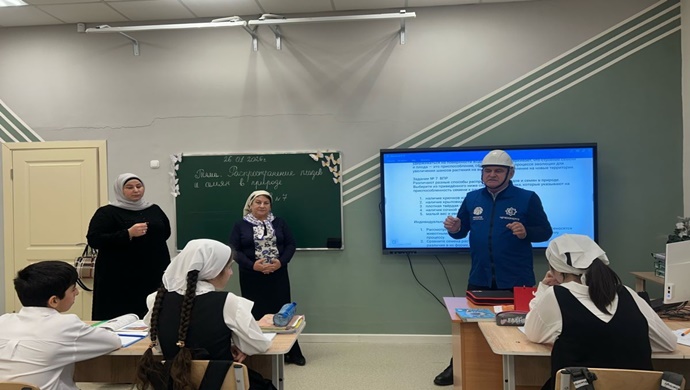«Единая Россия» обучила школьников Чечни и их родителей основам энергосбережения