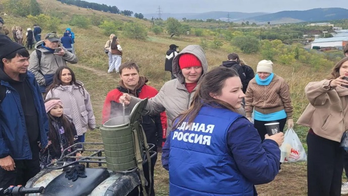 При участии «Единой России» в Чите установили рекорд на экотропе