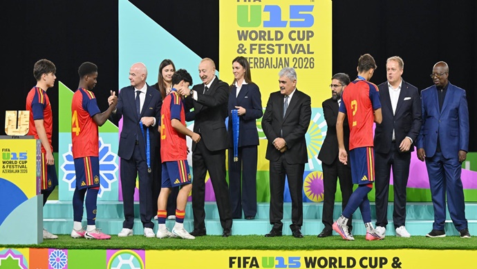 İlham Aliyev, FIFA U-15 Dünya Kupası ve Festivali final maçını izledi ve ödül törenine katıldı