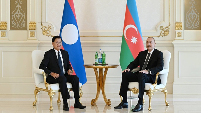 İlham Aliyev, Laos Cumhurbaşkanı ile bire bir görüşme gerçekleştirdi
